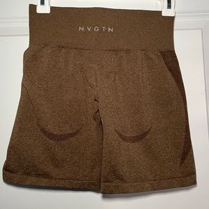 NVGTN Seamless Contour Shorts brown